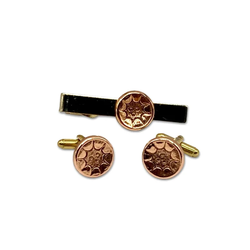  . **Dog raincoat is waterproof and windproof**One Copper Pan and Gold filled Pair of Cufflinks and Tie Bar Set
