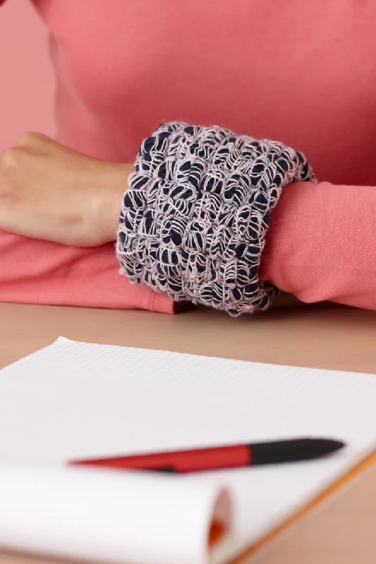  -Anti-scratch sofa protective coverLoom Woven Bracelet (Loom-Weave)
