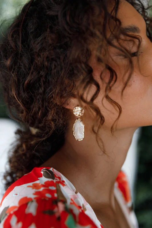 - Rabbit grass rack to prevent waste food boxMontague Drop Earrings - Gold