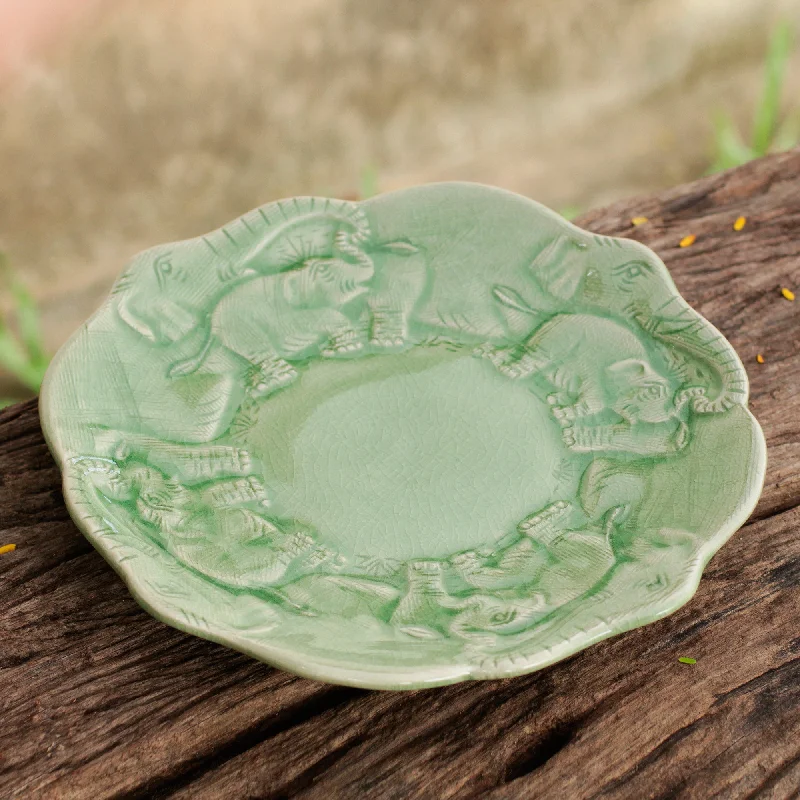 - Rabbit grass rack to prevent waste food boxElephant Family Artisan Crafted Elephant Theme Thai Celadon Ceramic Plate - Rabbit grass rack to prevent waste food boxElephant Family Artisan Crafted Elephant Theme Thai Celadon Ceramic Plate