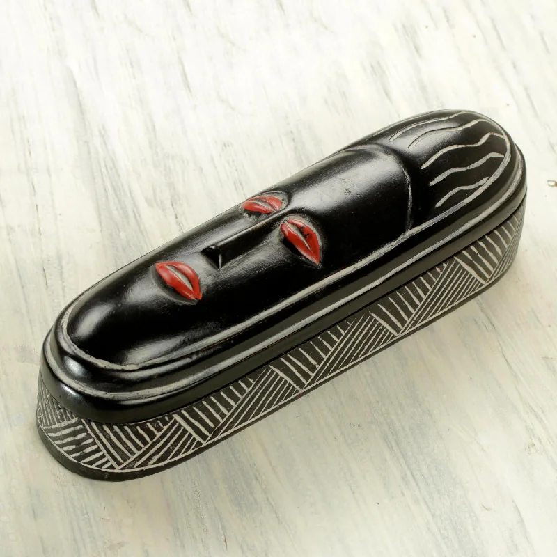  -Anti-slip claw protection raincoat FOR dogsA Love that is Good Ghanaian Hand Carved Hinged Decorative Box in Wood