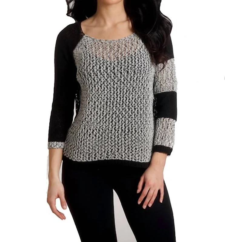 Crochet Raglan Crew Top In Black/frost