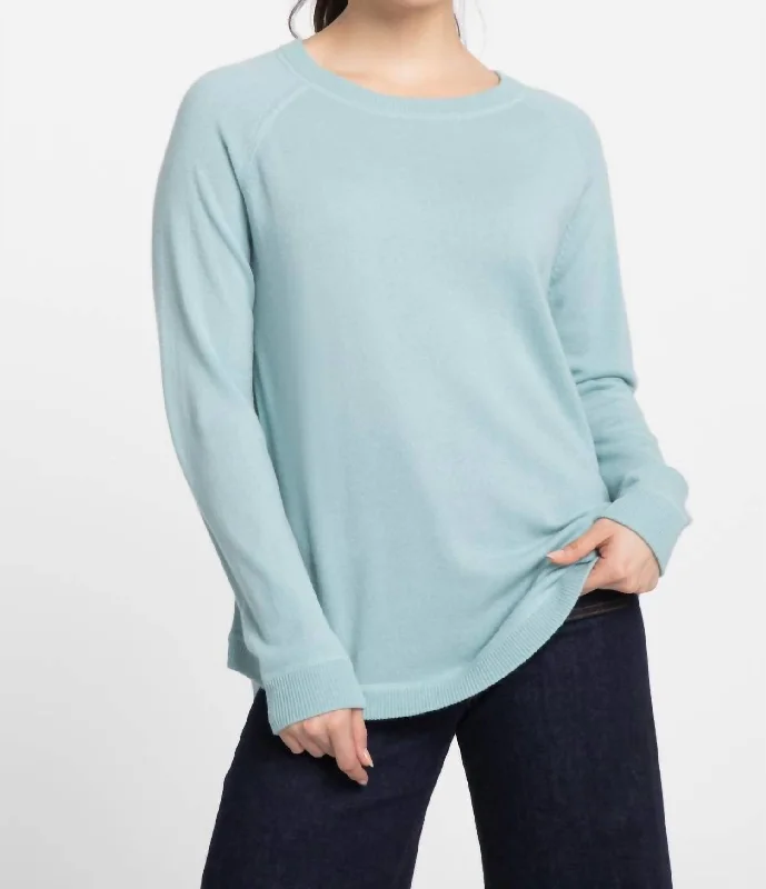 Rounded Hem Sweater In Seafoam